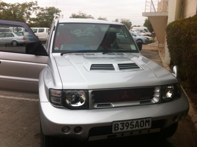 Mitsubishi pajero evolution v55w